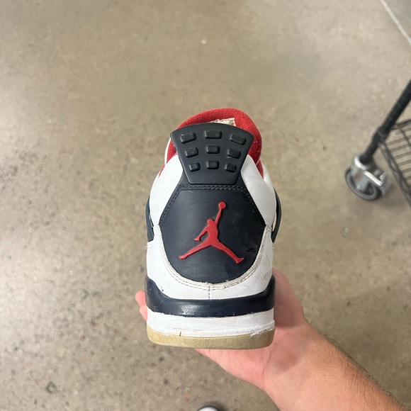 Jordan 4 - Picture 3 of 6